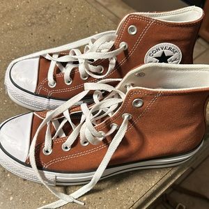 NWOT high top converse!